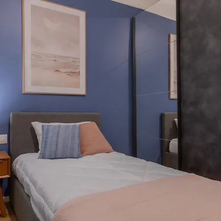 Cheerful Blue Flat By Wonderful Italy Apartman Torino