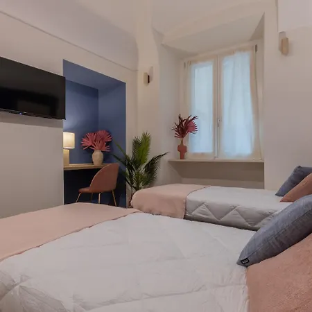 Cheerful Blue Flat By Wonderful Italy * トリノ